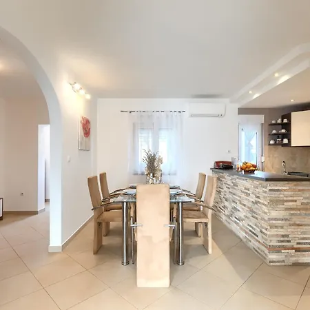 L&v Apartment