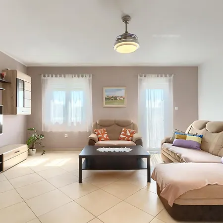 Apartment L&v *
