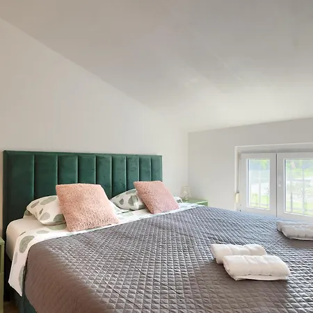 L&v Apartment *